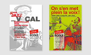 simulation 3D de l'avion gris foncé dans le ciel avec peinture design